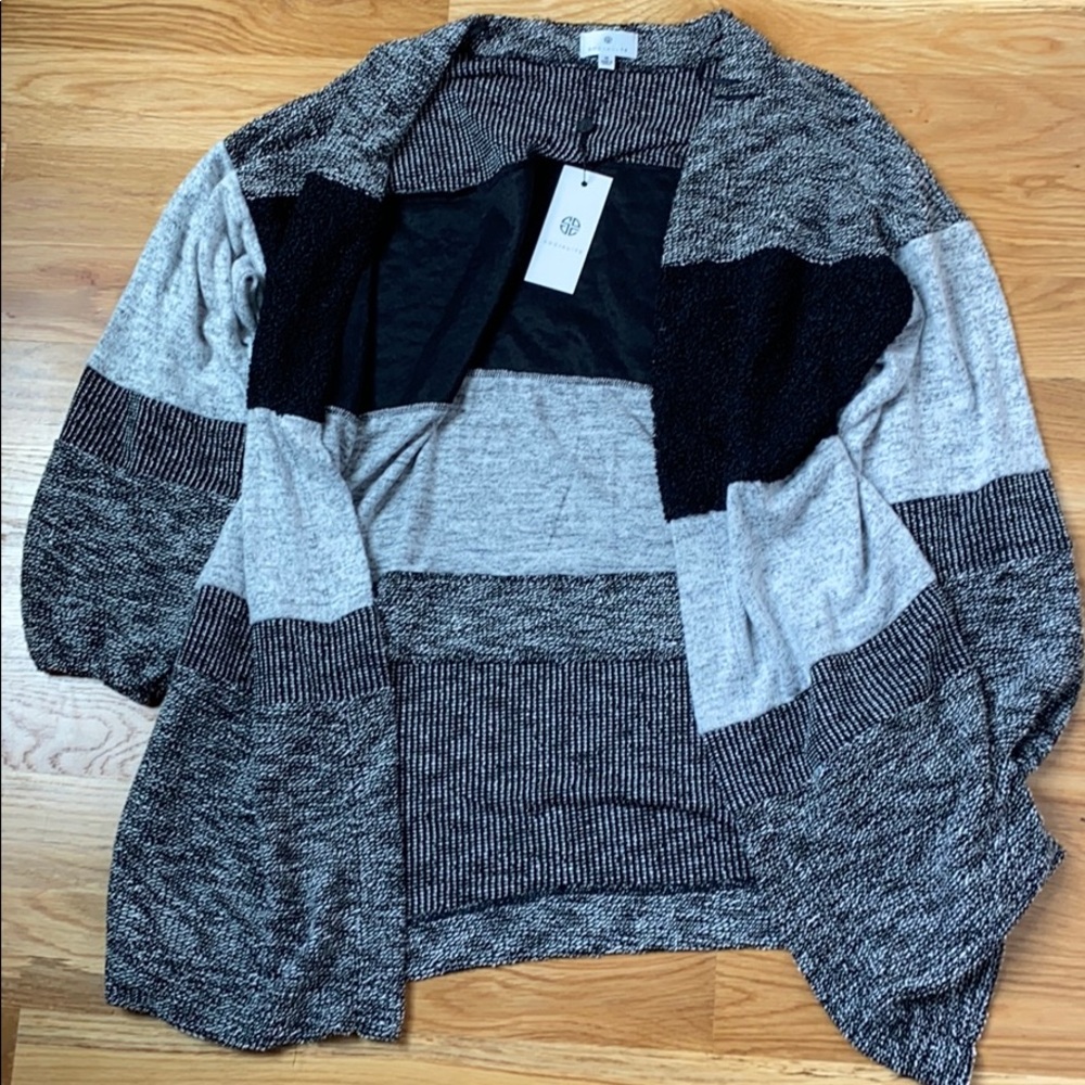 Socialite Mixed Media Open Front Sweater M